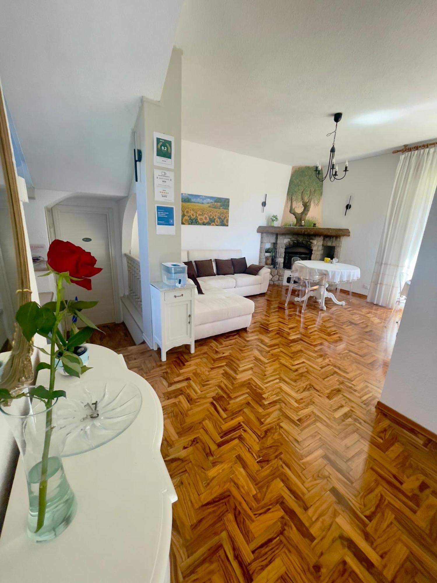 Villa Gaia - Luxury Villa, Pool & Wellness Rooms 博尔迪盖拉 外观 照片
